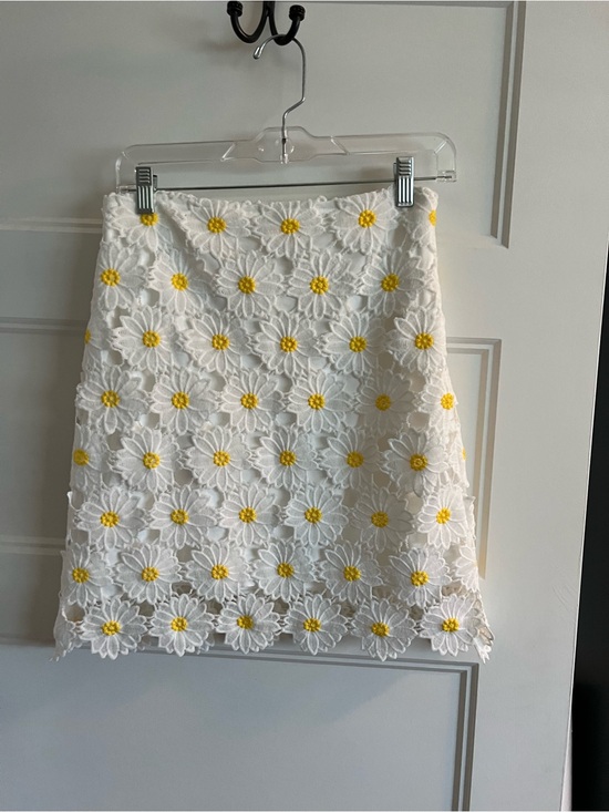 Altar'd State Dresses & Skirts - Altard state White Daisy Lace A-Line Skirt with matching top sz M set